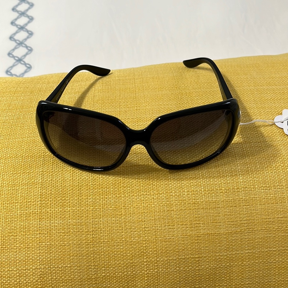 Brand new sunglass
